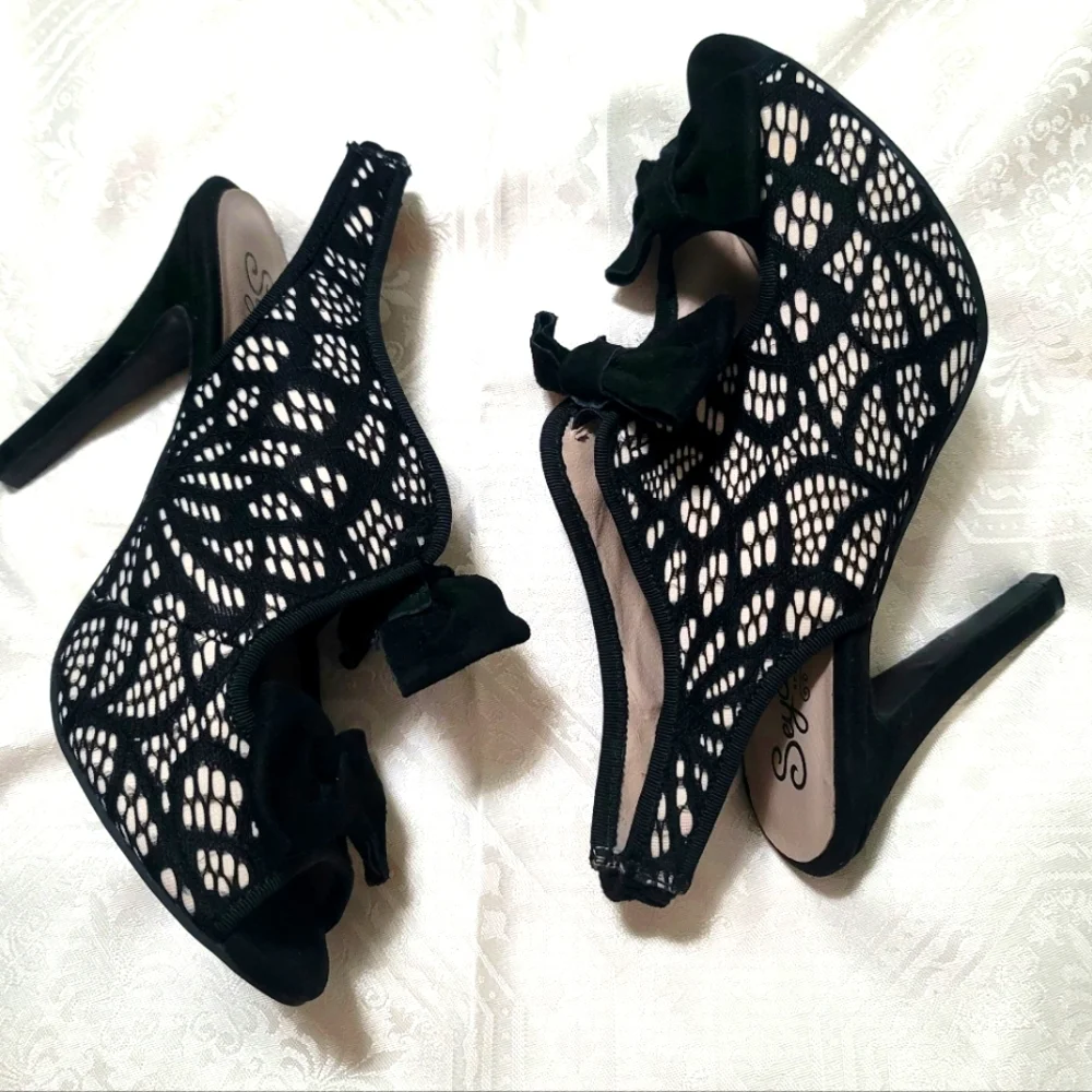 Seychelles Special Edition Black Slingback Bowed Stiletto Pumps Size 7 - Picture 2 of 8